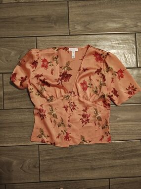 Leith Peach Floral V-Neck Button Front Top